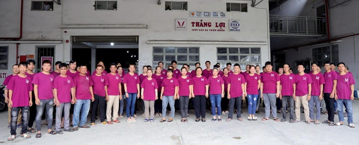 nemthangloichinhhang.vn cong nhan vien